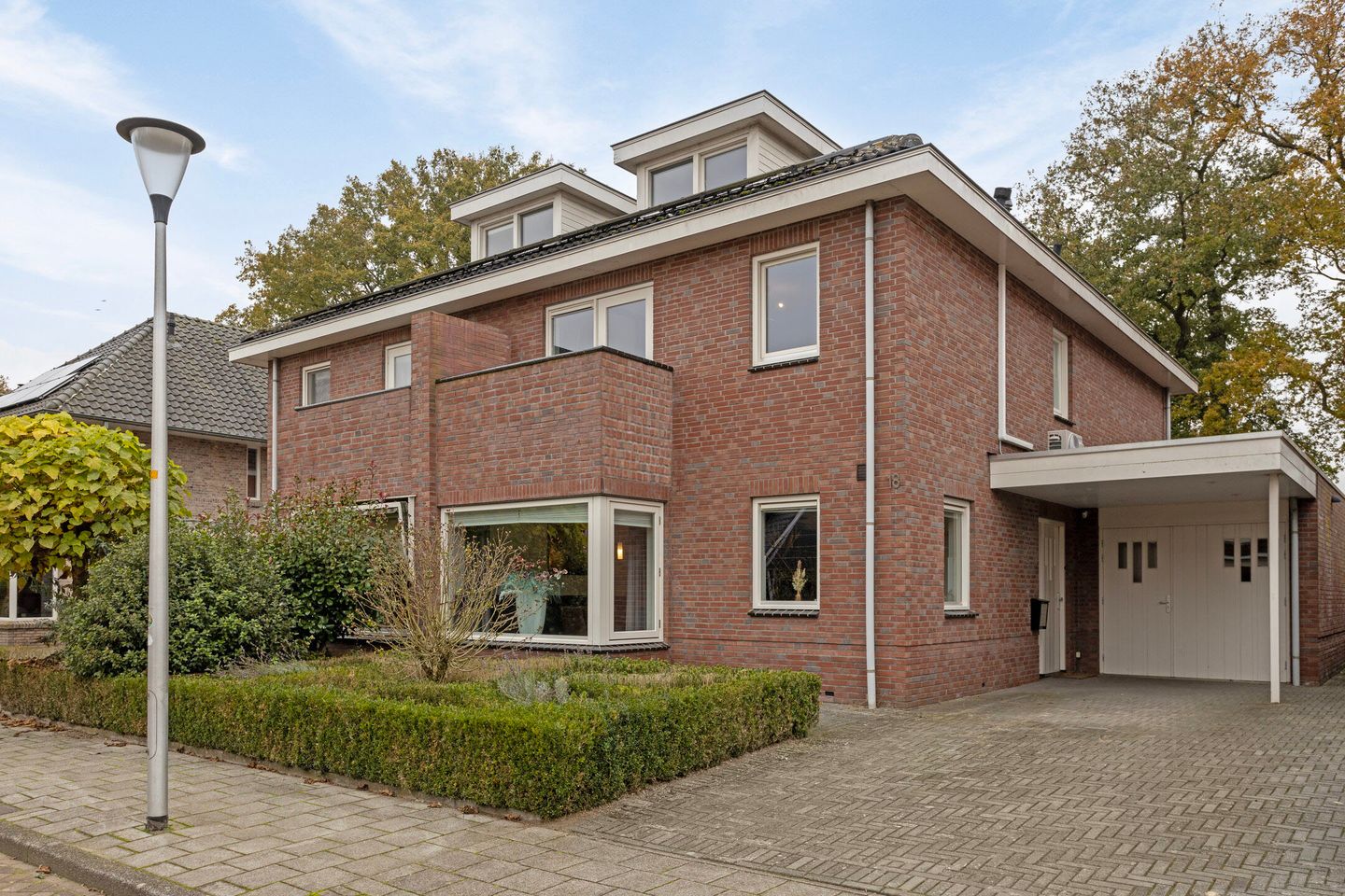 Hoge Weer 18 main image