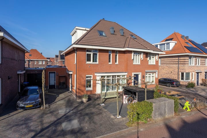 Foto 1 van Paul van Ostaijenlaan 25