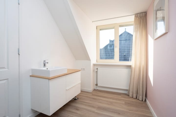 Foto 44 van Paul van Ostaijenlaan 25