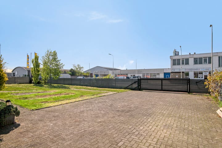 Photo 3 of Leemstraat 1-A