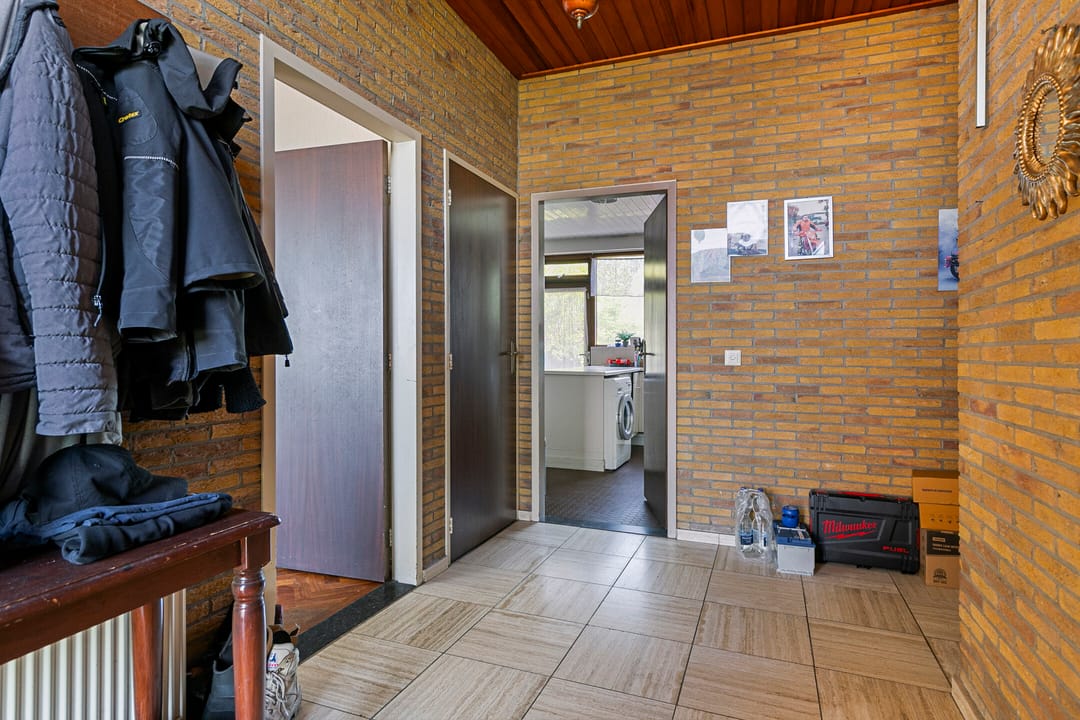 Photo 8 of Leemstraat 1-A