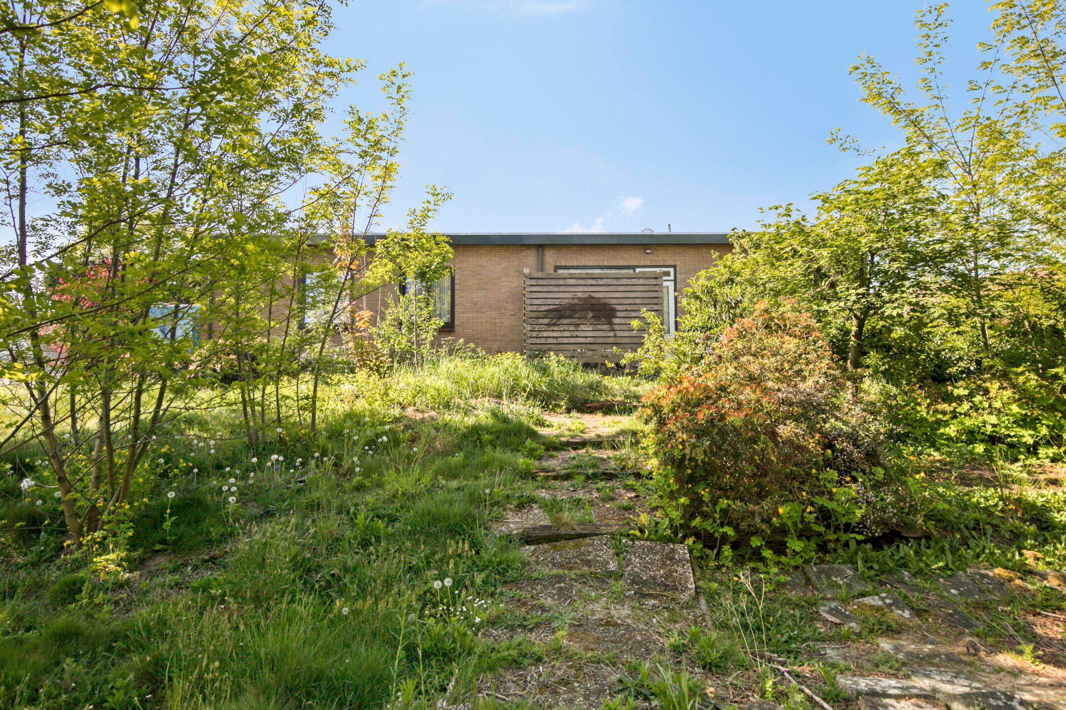 Photo 39 of Leemstraat 1-A