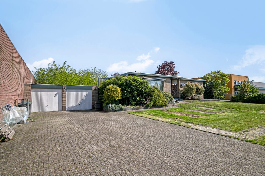 Photo 46 of Leemstraat 1-A