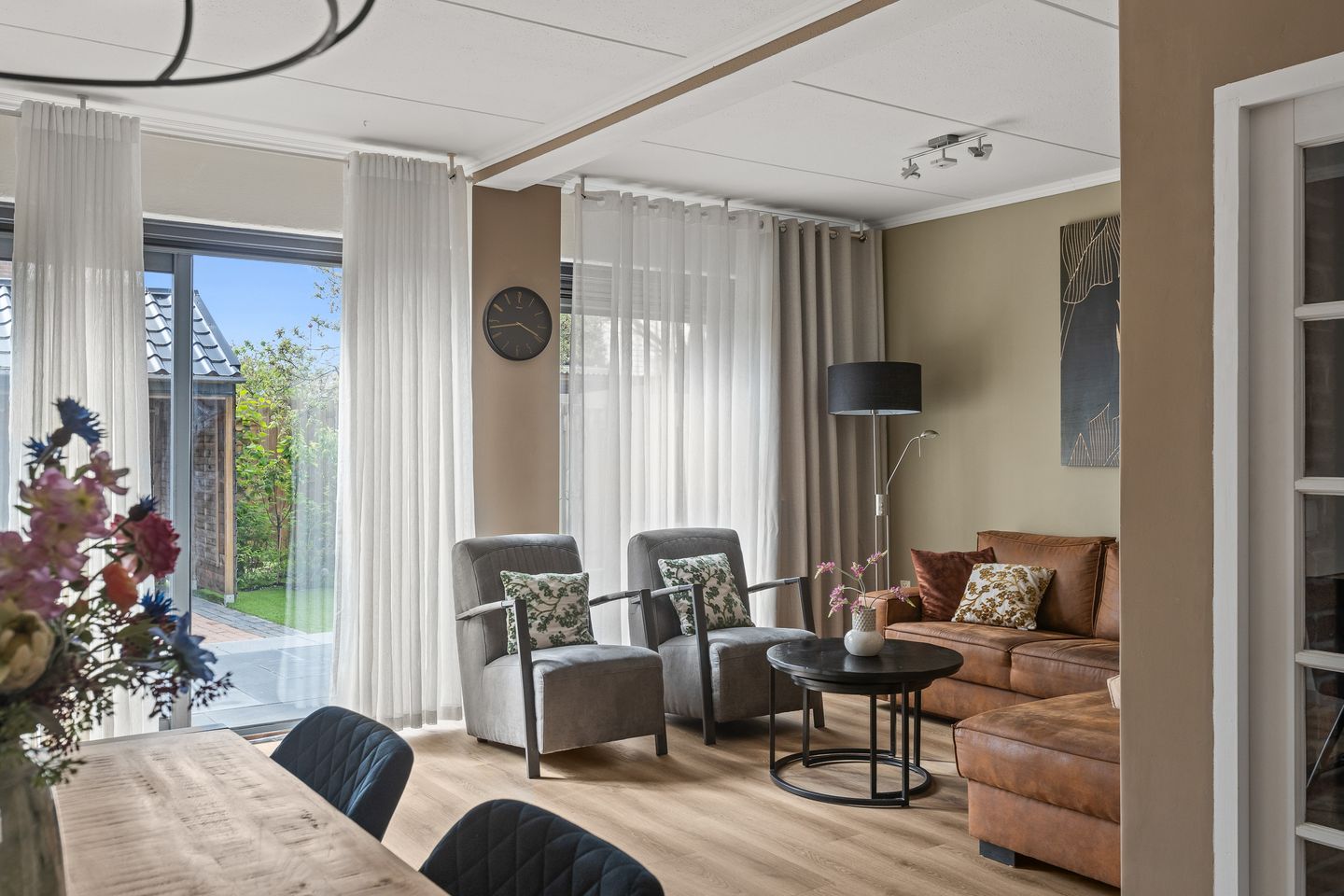 Foto 14 van Domela Nieuwenhuisstraat 12