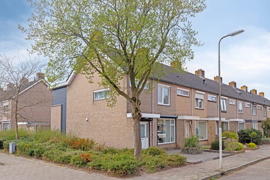 Foto 32 van Klooslaan 1