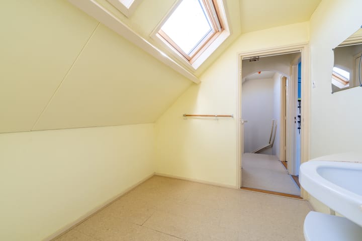 Photo 36 of Kon Wilhelminastraat 17