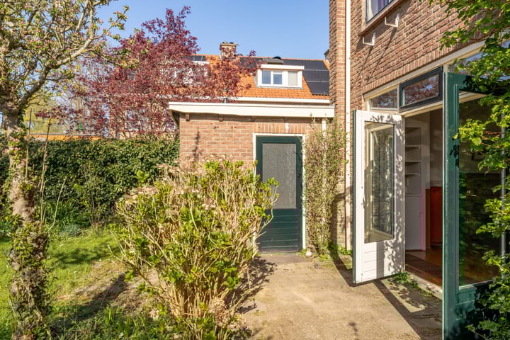 Photo 39 of Kon Wilhelminastraat 17