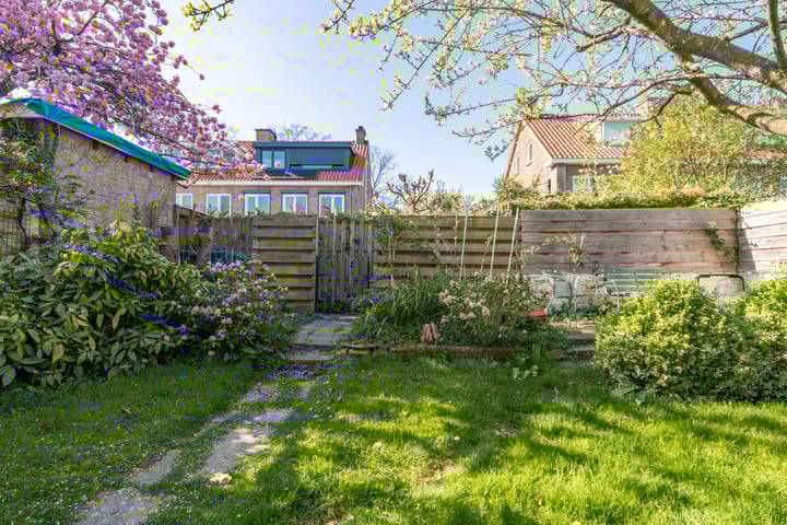 Photo 41 of Kon Wilhelminastraat 17