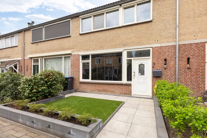 Foto 2 van Smirnoffstraat 3