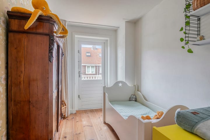 Foto 22 van De Ruijterstraat 14