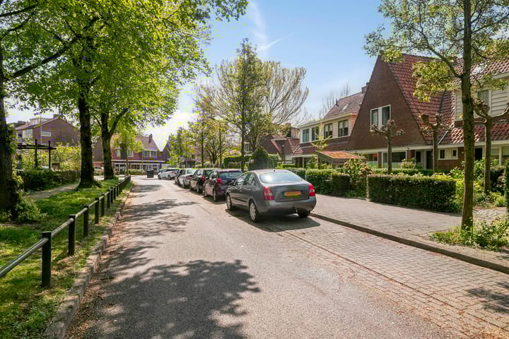 Foto 39 van De Ruijterstraat 14