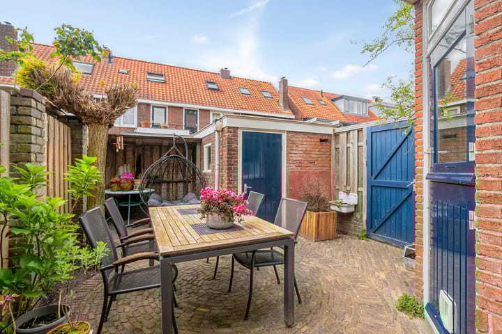 Foto 30 van De Ruijterstraat 14