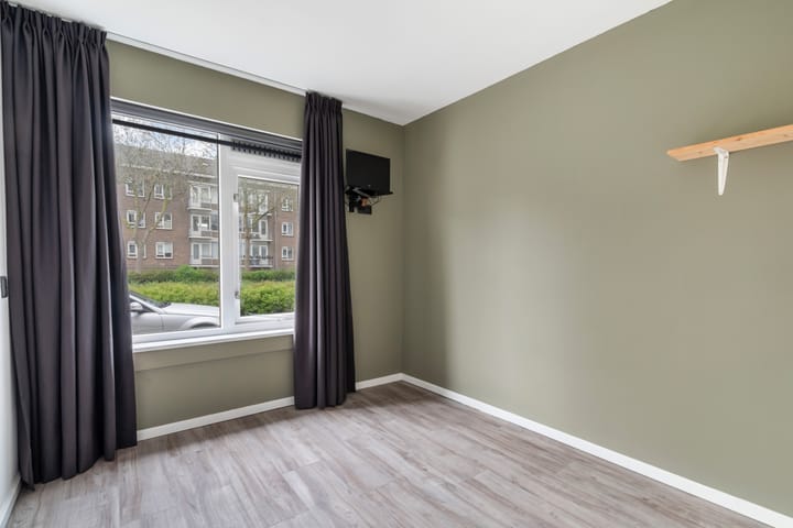 Photo 14 of Witte de Withstraat 11