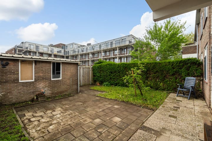 Photo 15 of Witte de Withstraat 11