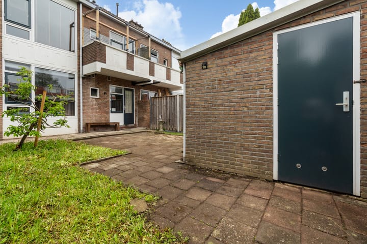 Photo 16 of Witte de Withstraat 11