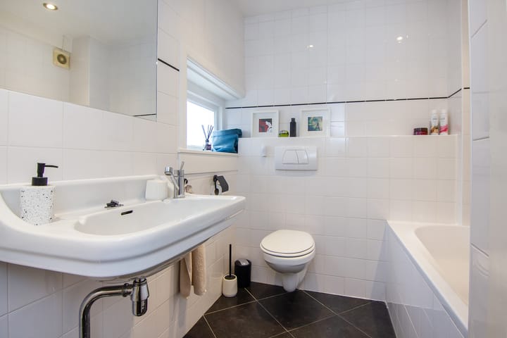 Photo 45 of Marsstraat 9