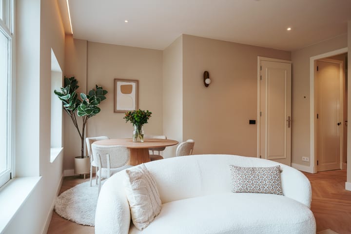 Photo 10 of Newtonstraat 93-B