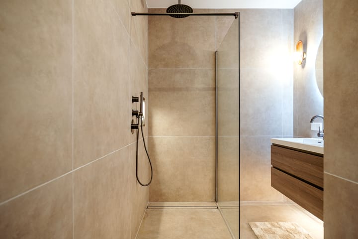 Photo 19 of Newtonstraat 93-B