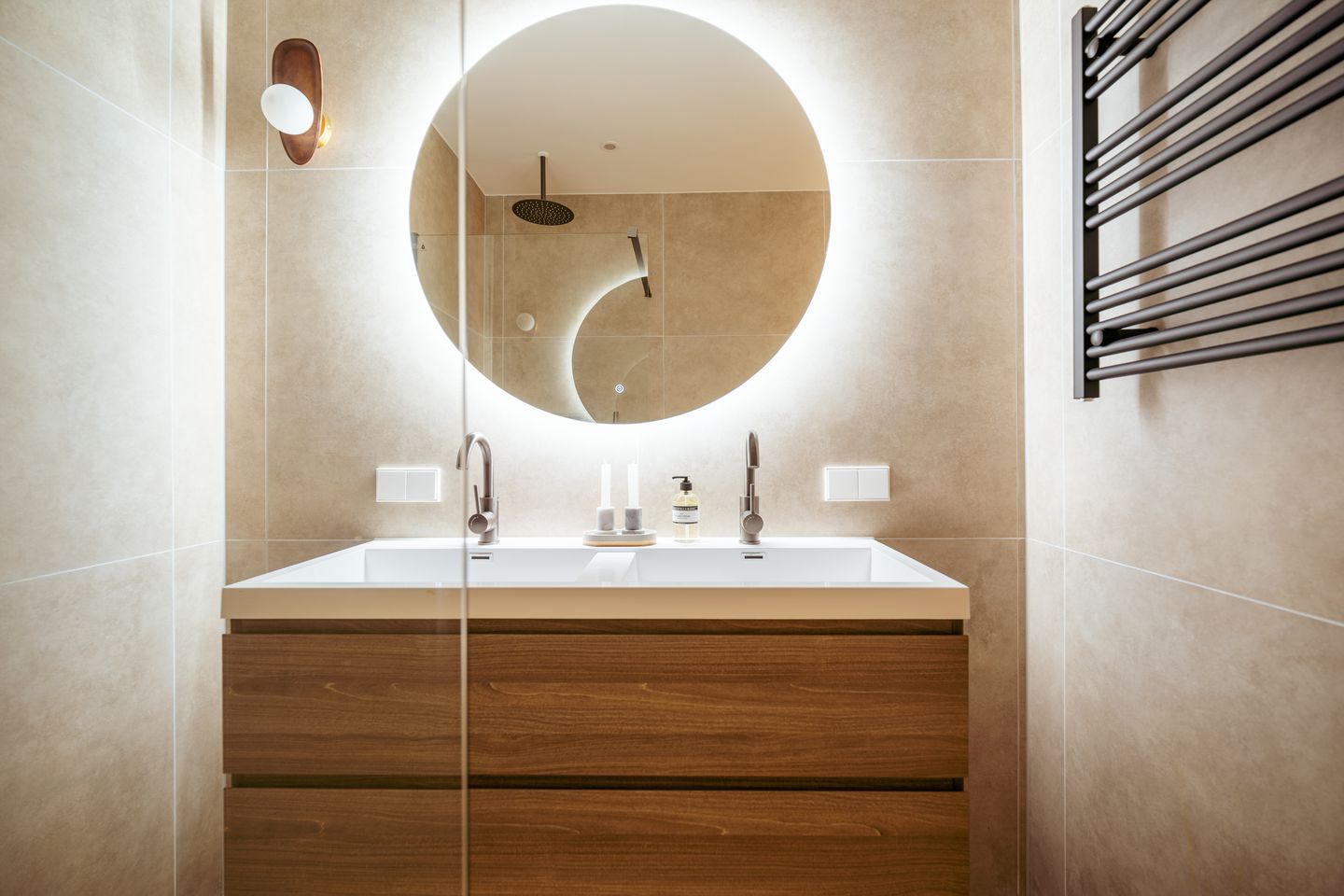 Foto 20 van Newtonstraat 93-B