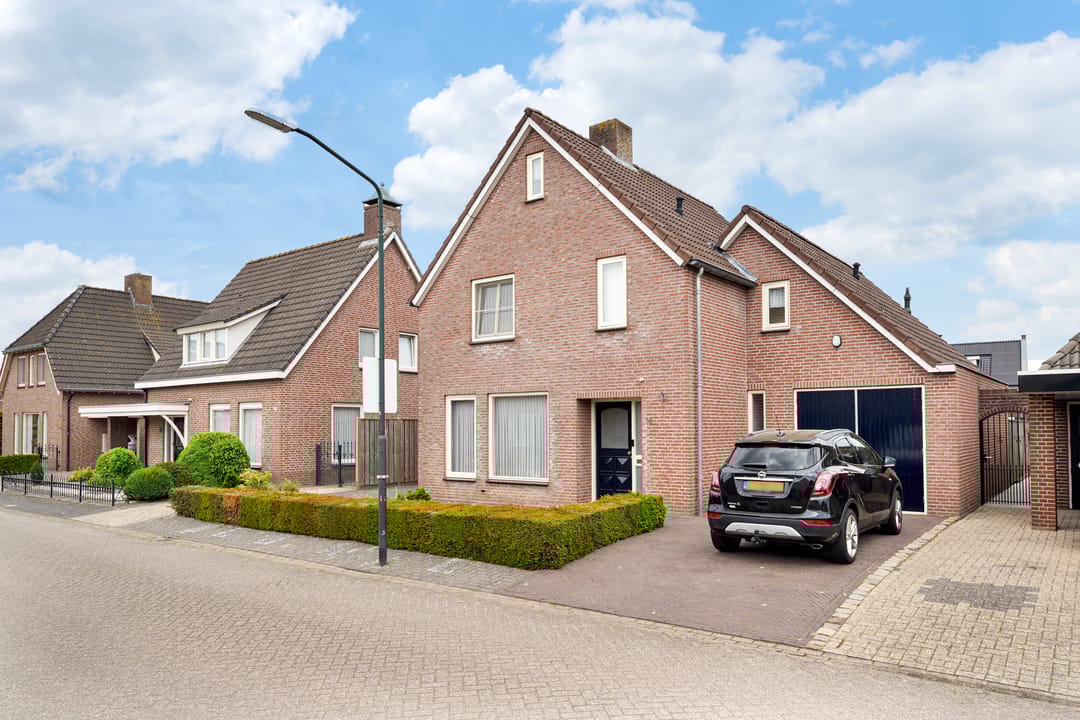 Photo 1 of Bernard van Damstraat 14