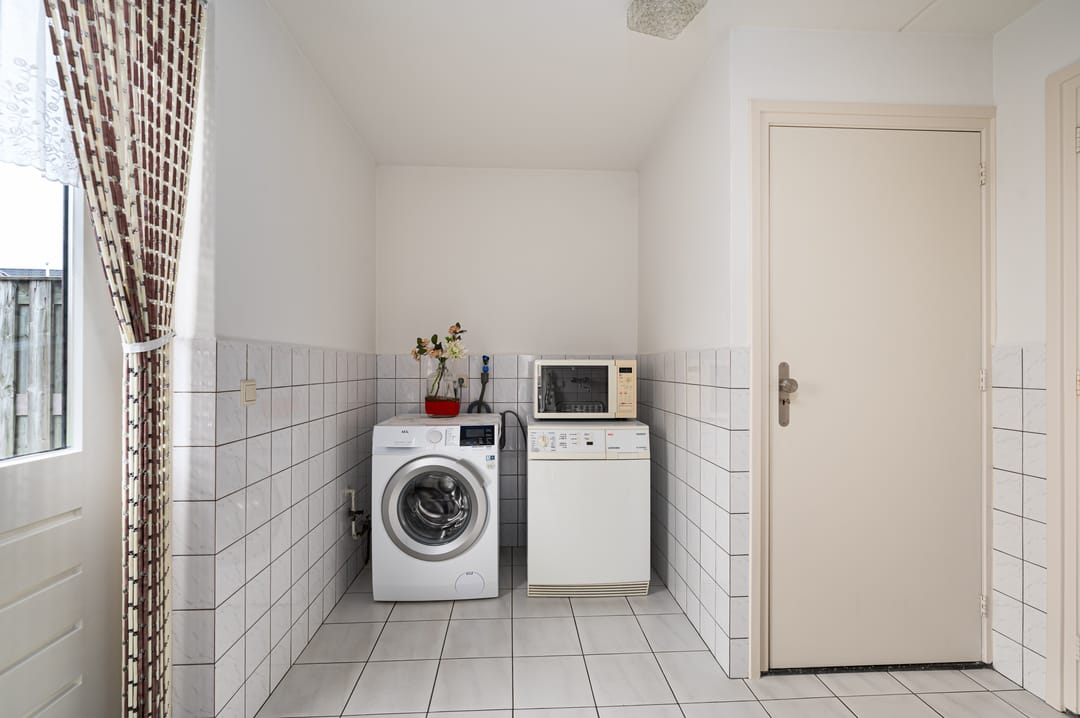 Photo 13 of Bernard van Damstraat 14