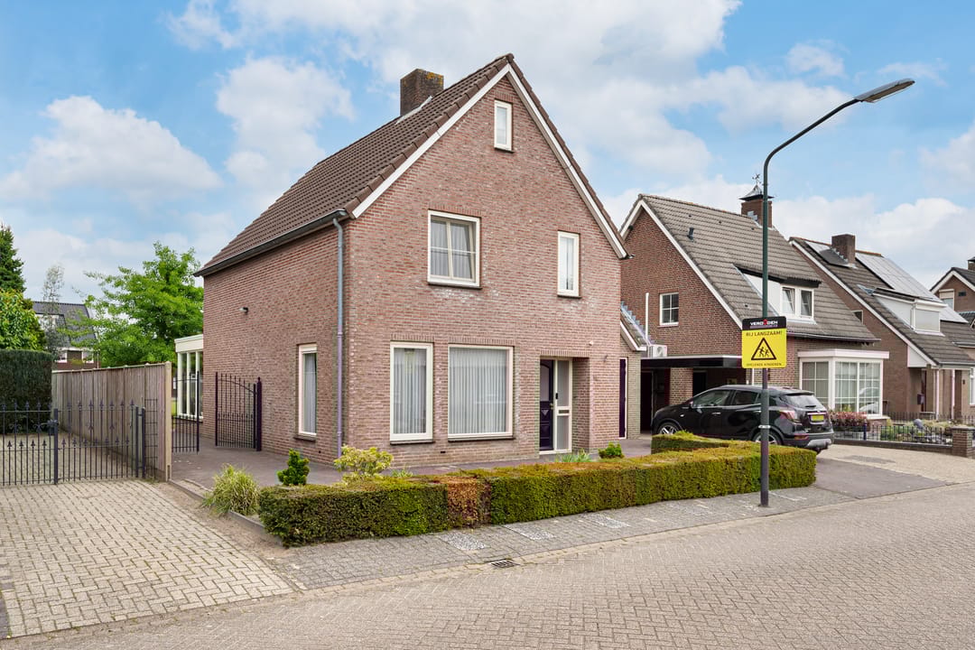 Photo 31 of Bernard van Damstraat 14