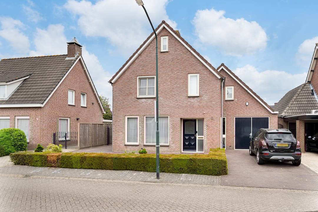 Photo 32 of Bernard van Damstraat 14