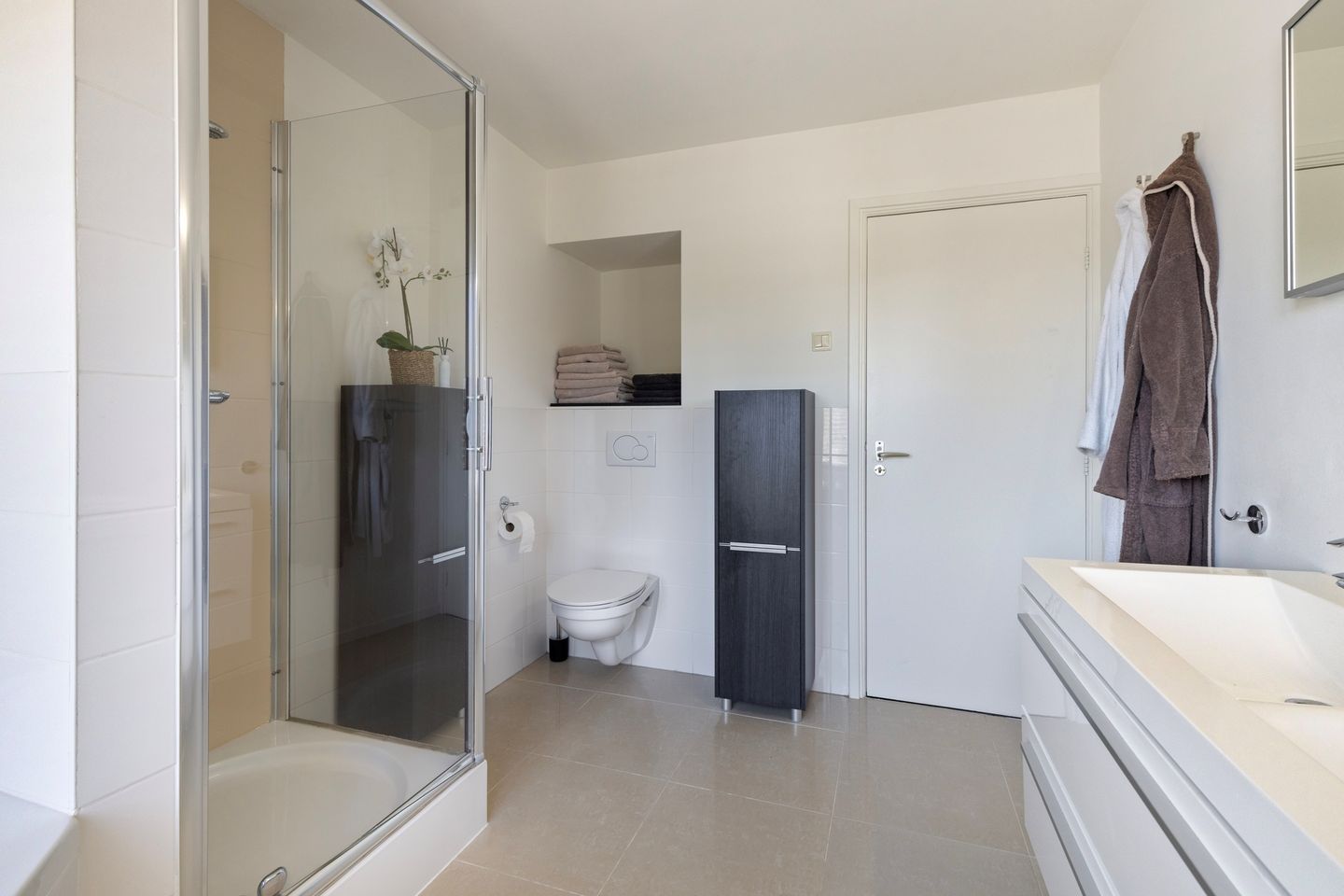 Photo 19 of Einsteinstraat 10