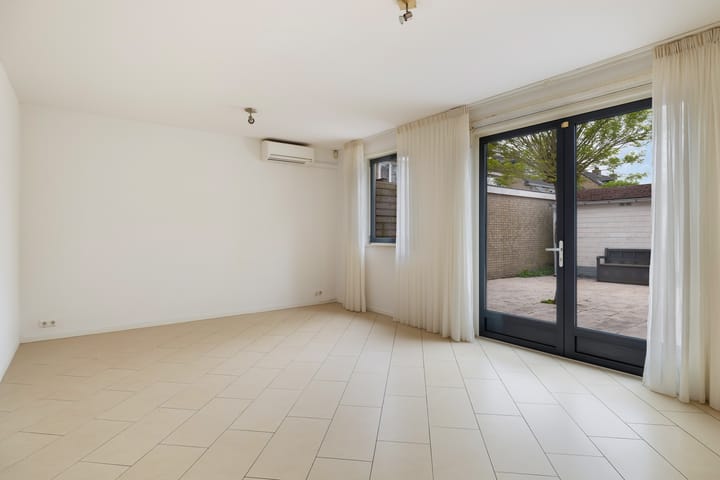 Foto 30 van Albardastraat 12