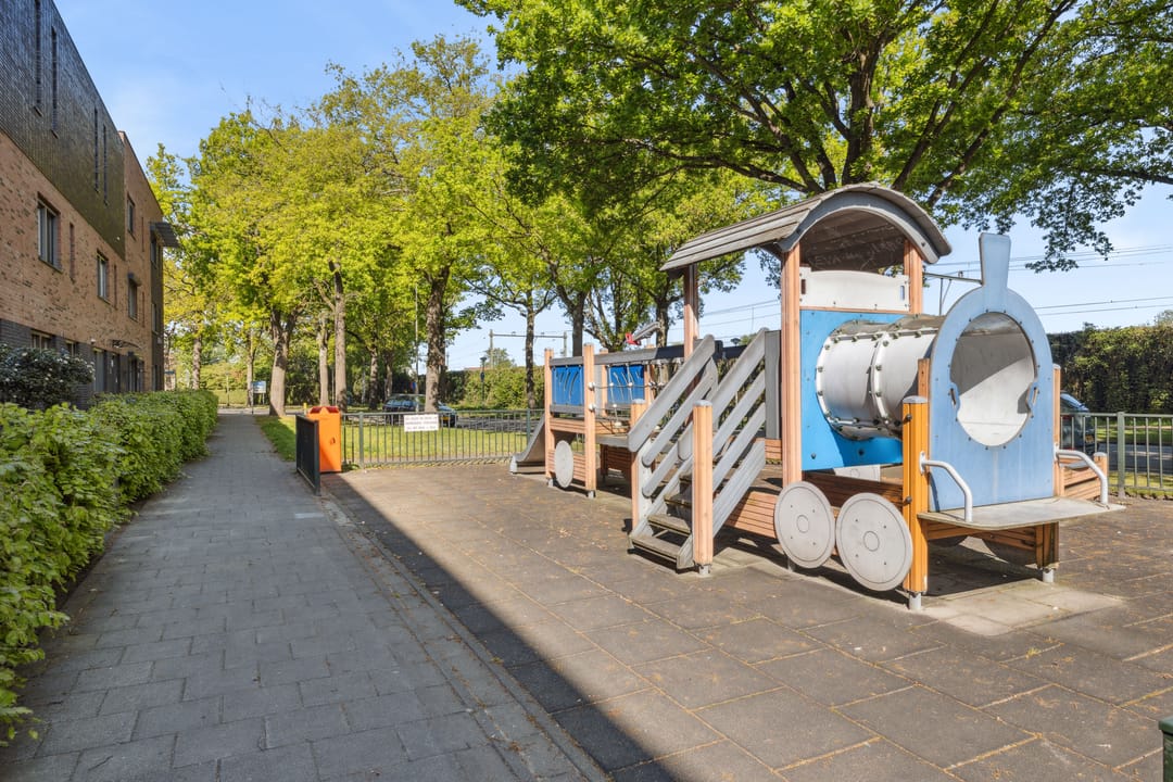 Photo 43 of Christiaan Huijgensstraat 14-A