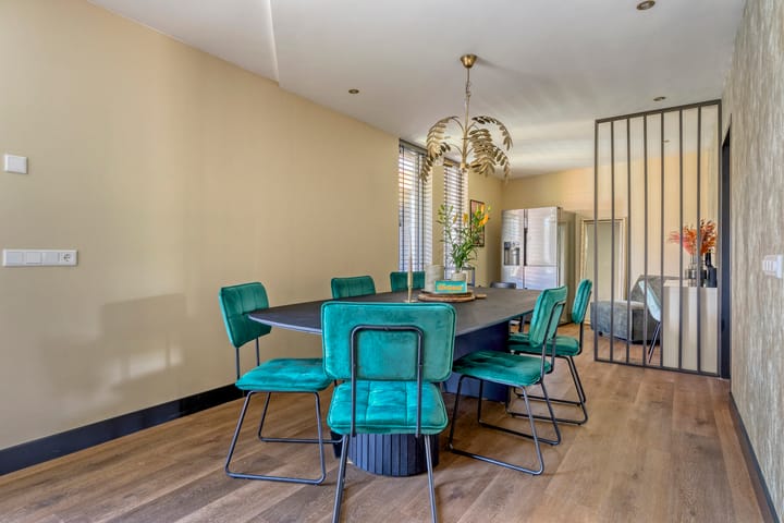 Foto 12 van Debussystraat 16