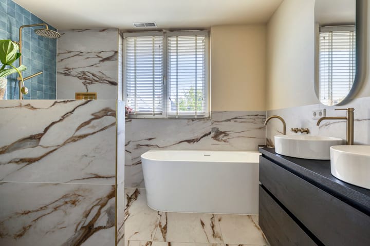 Foto 21 van Debussystraat 16