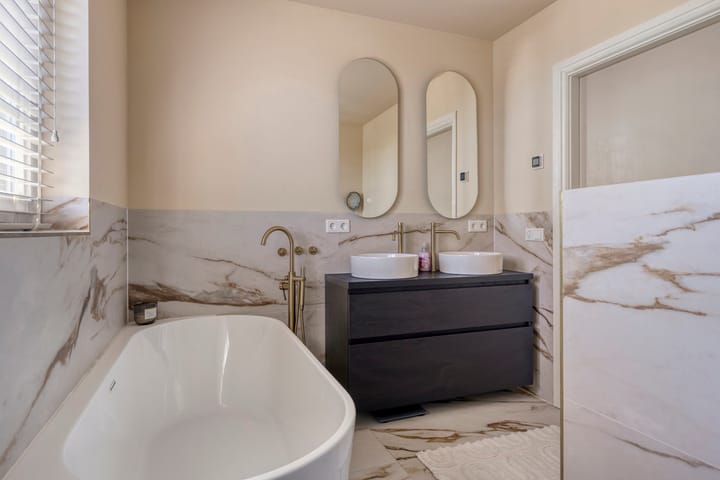 Foto 23 van Debussystraat 16