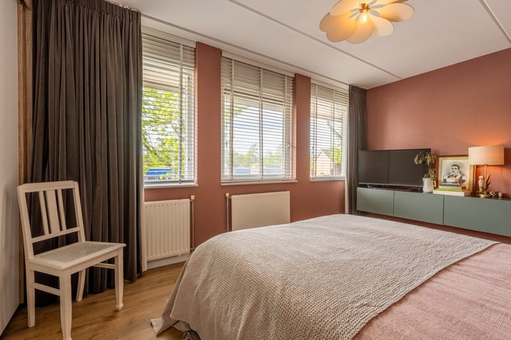 Foto 23 van Jan van Almondestraat 14