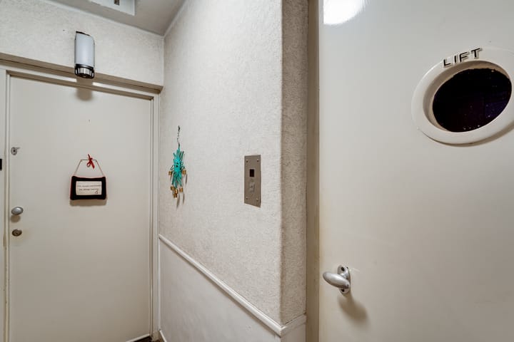 Photo 9 of Utrechtsestraat 83-5