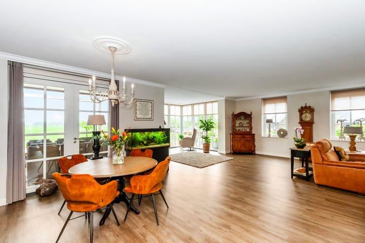 Photo 10 of Oosteinde 37-A