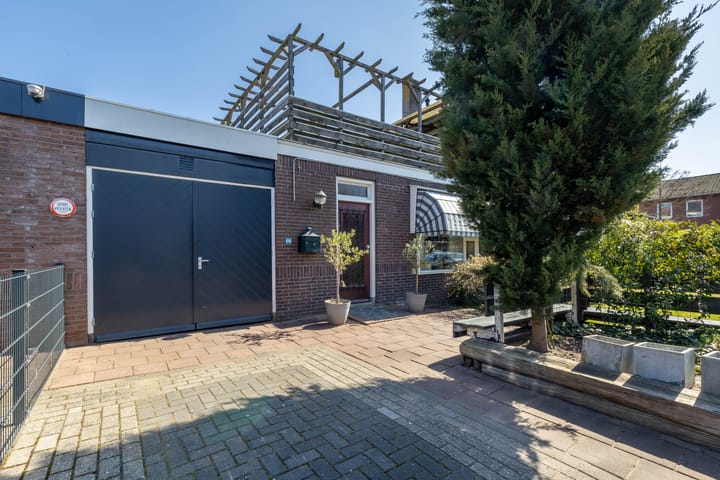 Foto 30 van Rietstraat 235