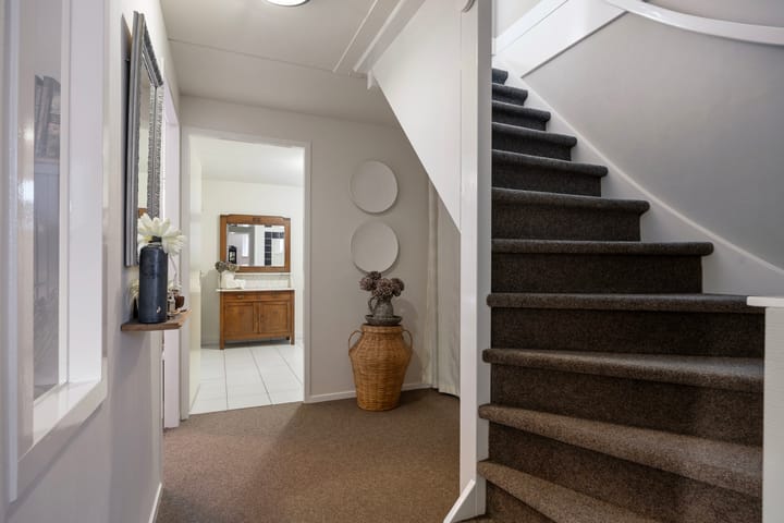 Photo 22 of Nieuwe Prinsenweg 5-1