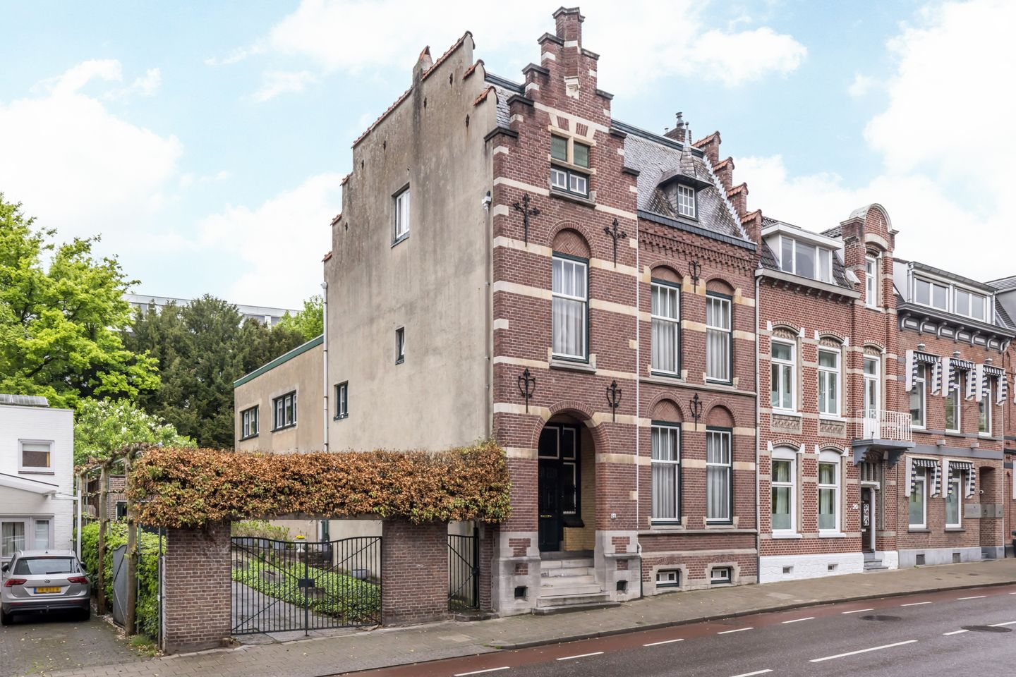 View photo 1 of Valkenburgerweg 22