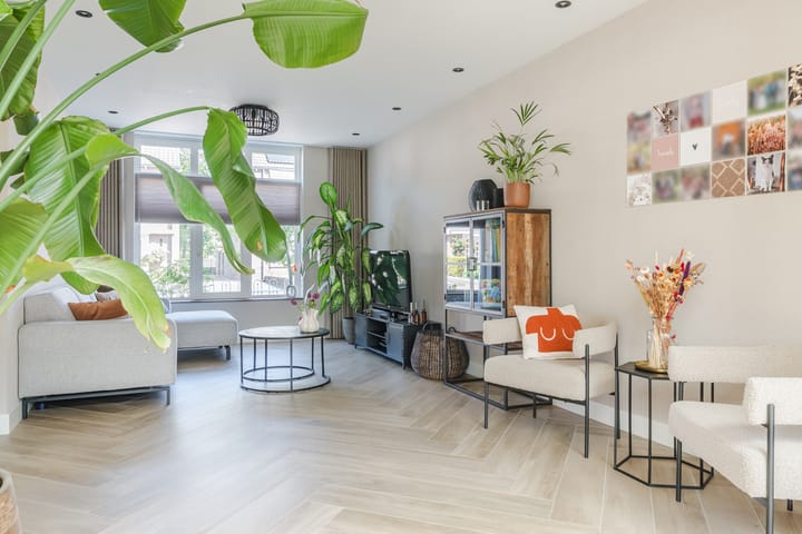 Foto 2 van Den Haas 14