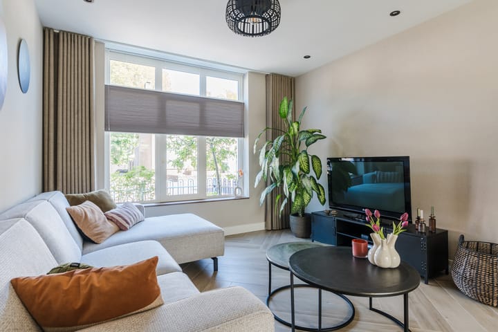 Foto 10 van Den Haas 14