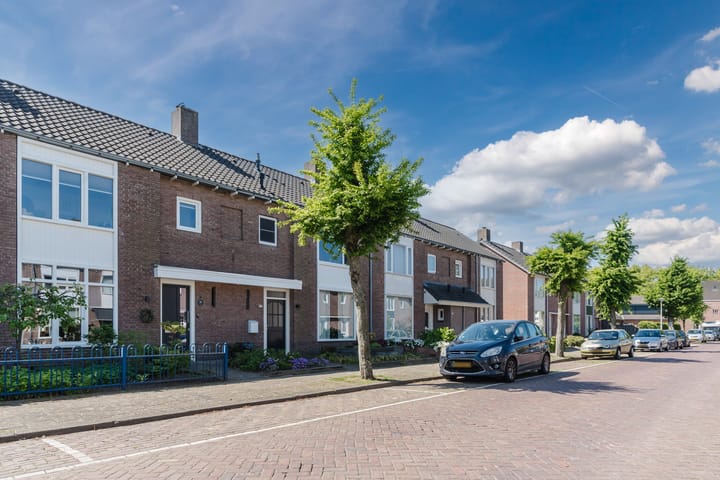 Foto 15 van Den Haas 14