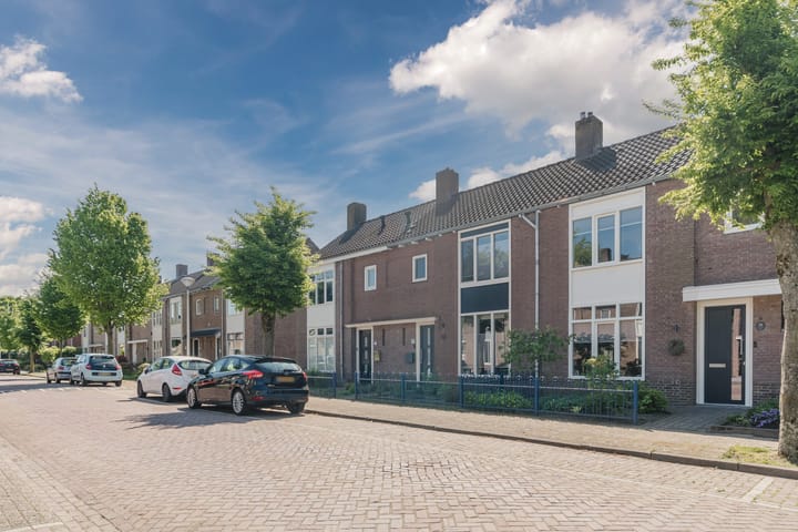 Foto 33 van Den Haas 14