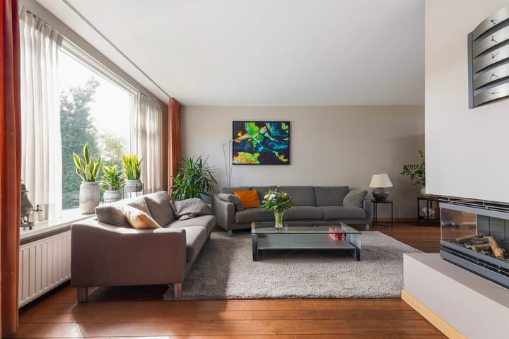 Foto 12 van Woeringenlaan 47