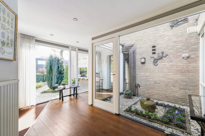 Foto 18 van Woeringenlaan 47