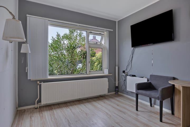 Foto 13 van Esdoornstraat 51