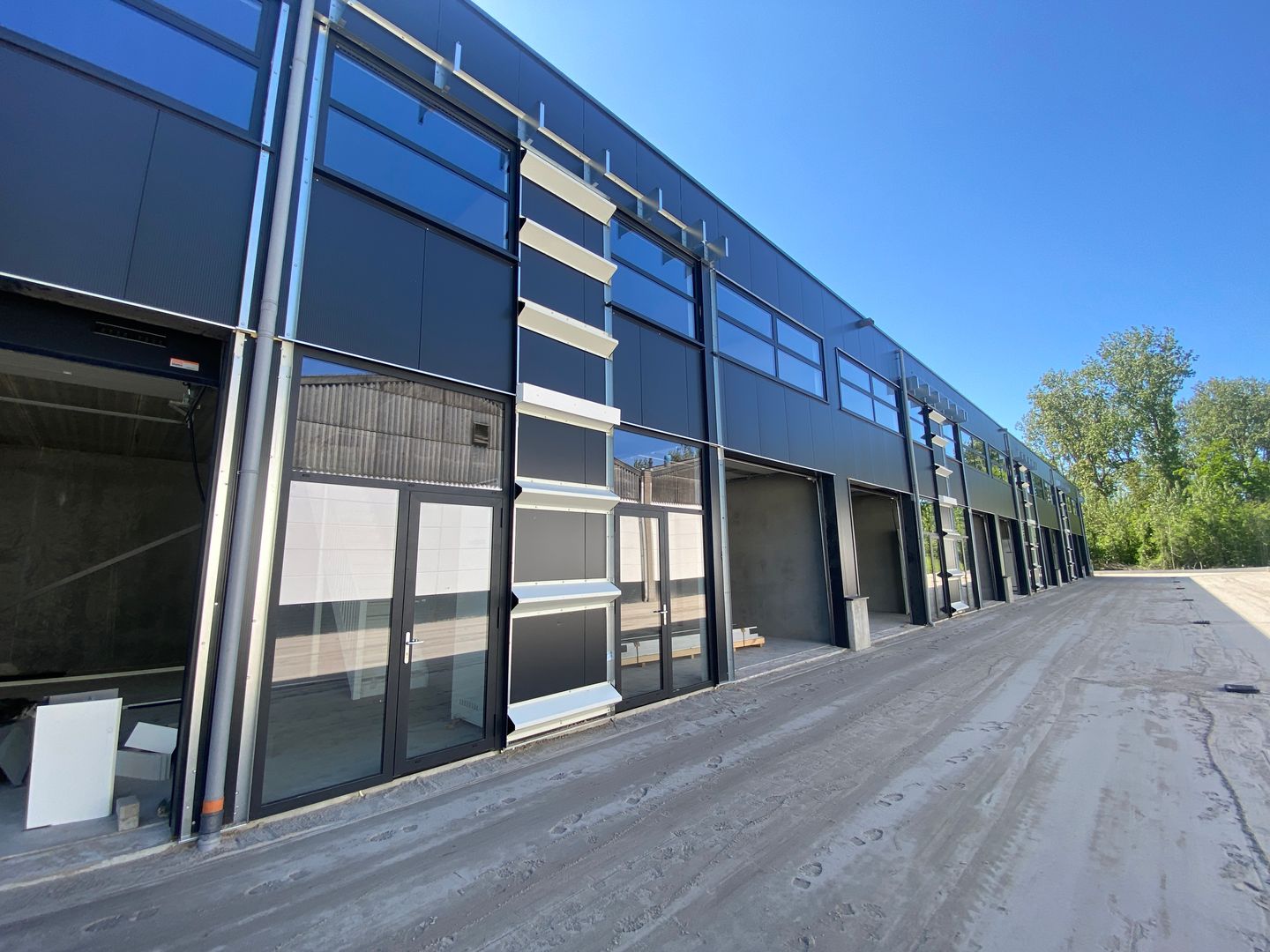 View photo 2 of Chroomstraat 8