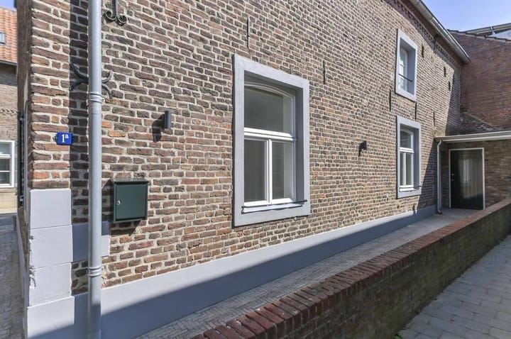 Photo 2 of Laurierstraat 1-A