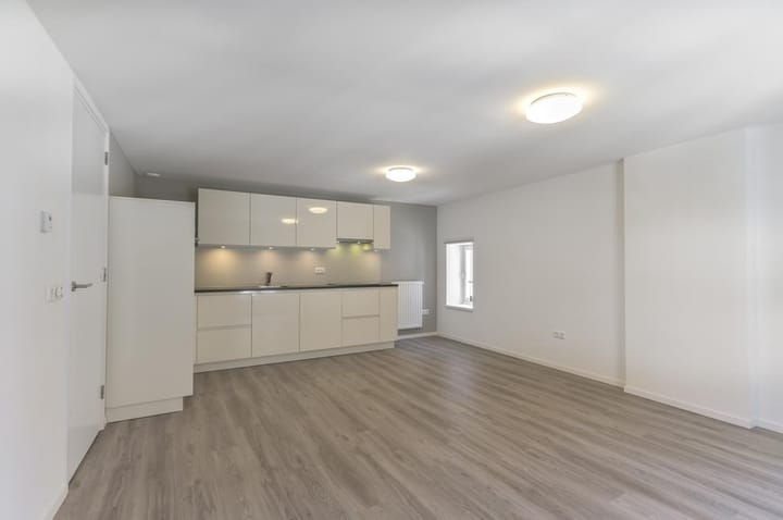 Photo 11 of Laurierstraat 1-A