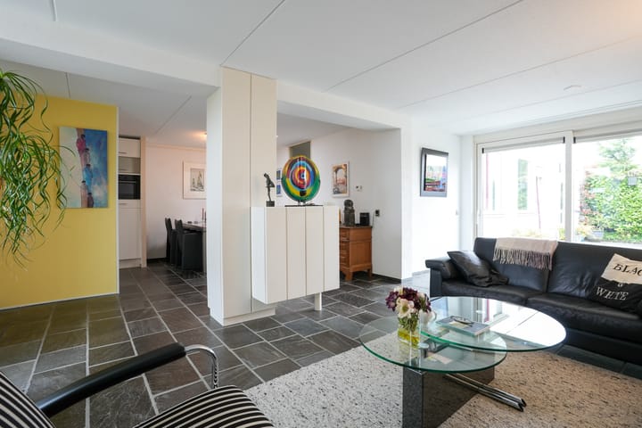 Foto 11 van van Mulkenplein 22